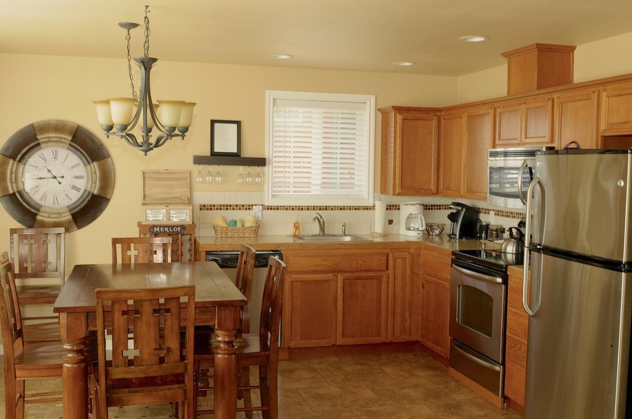 Collins Inn & Seaside Cottages (Adults Only) โอเชียนชอร์ส ภายนอก รูปภาพ