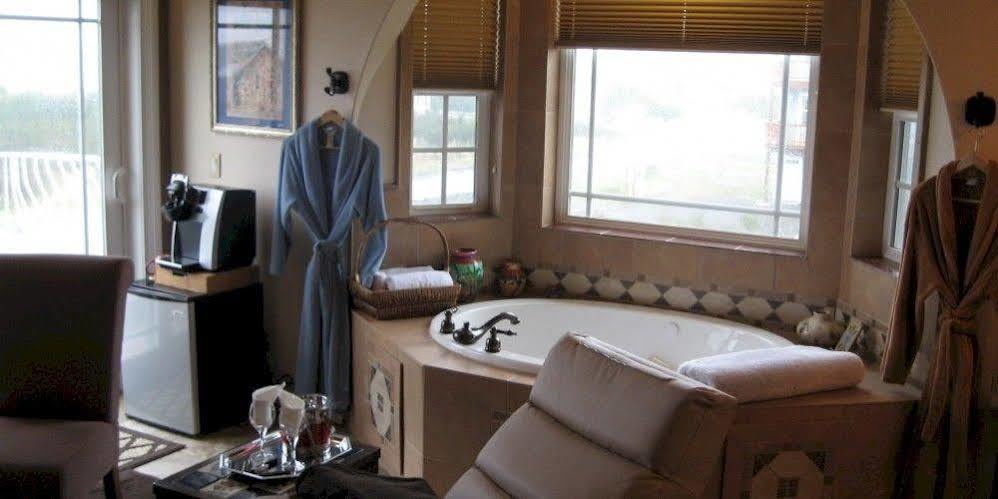 Collins Inn & Seaside Cottages (Adults Only) โอเชียนชอร์ส ภายนอก รูปภาพ