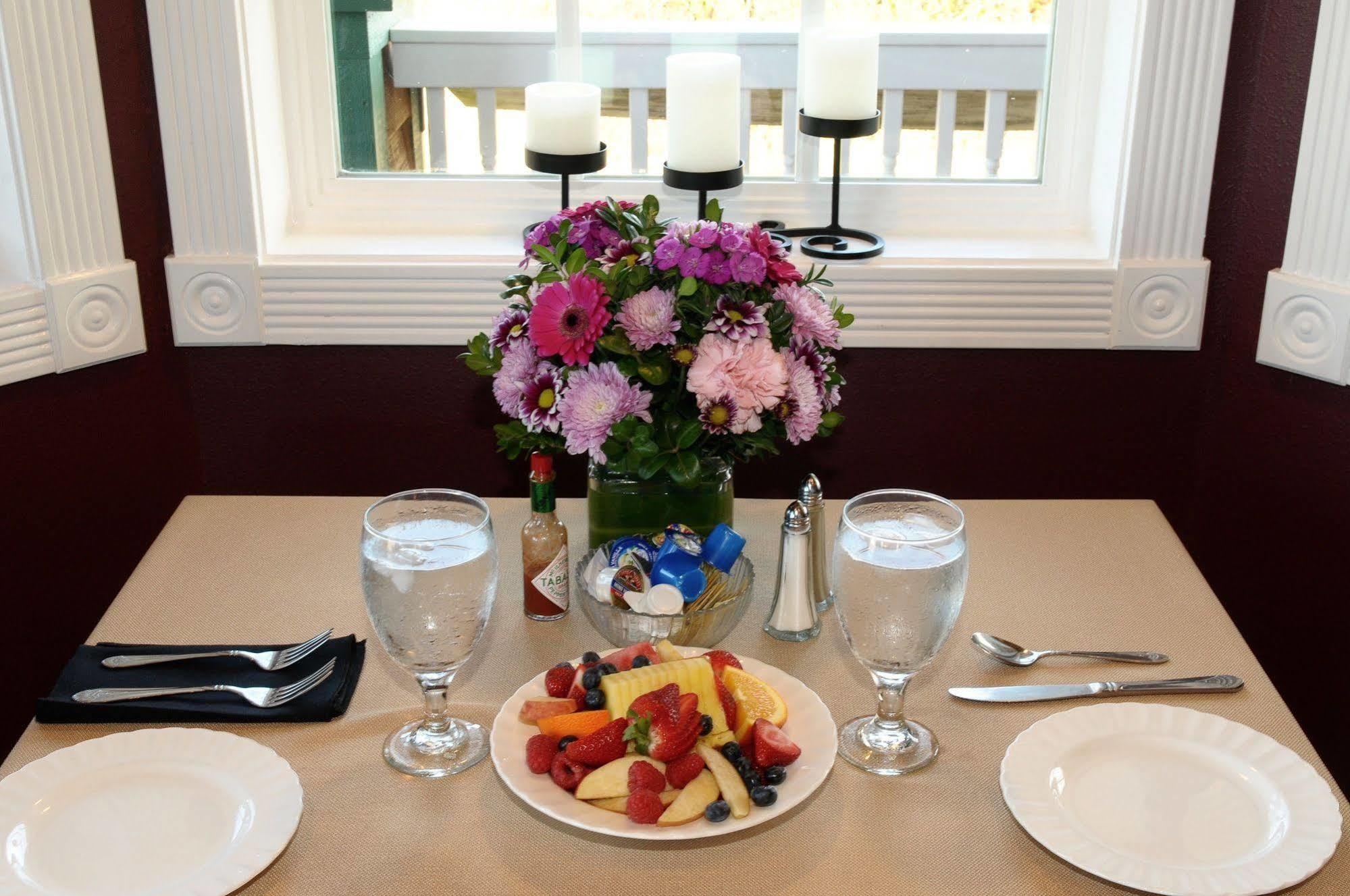 Collins Inn & Seaside Cottages (Adults Only) โอเชียนชอร์ส ภายนอก รูปภาพ