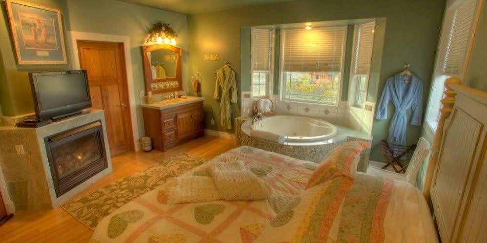 Collins Inn & Seaside Cottages (Adults Only) โอเชียนชอร์ส ภายนอก รูปภาพ